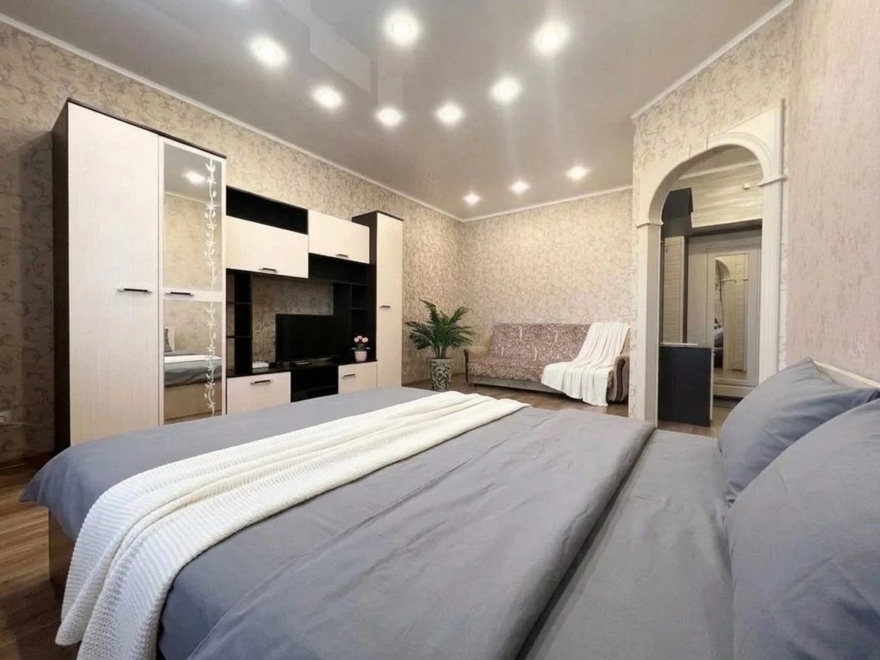 Квартира (Апартаменты 1-к возле Московской площади, 112), Апартаменты На Пухова 31