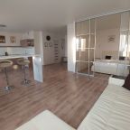 Квартира (Студия 94), Апартаменты Много квартир