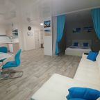 двуспальная кровать и раздвижной диван-кровать