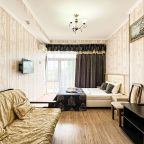 Люкс (Двух комнатный VIP Люкс с балконом до  6 человек), Отель Kozmos