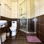 Люкс (Двух комнатный VIP Люкс с балконом до  6 человек), Отель Kozmos