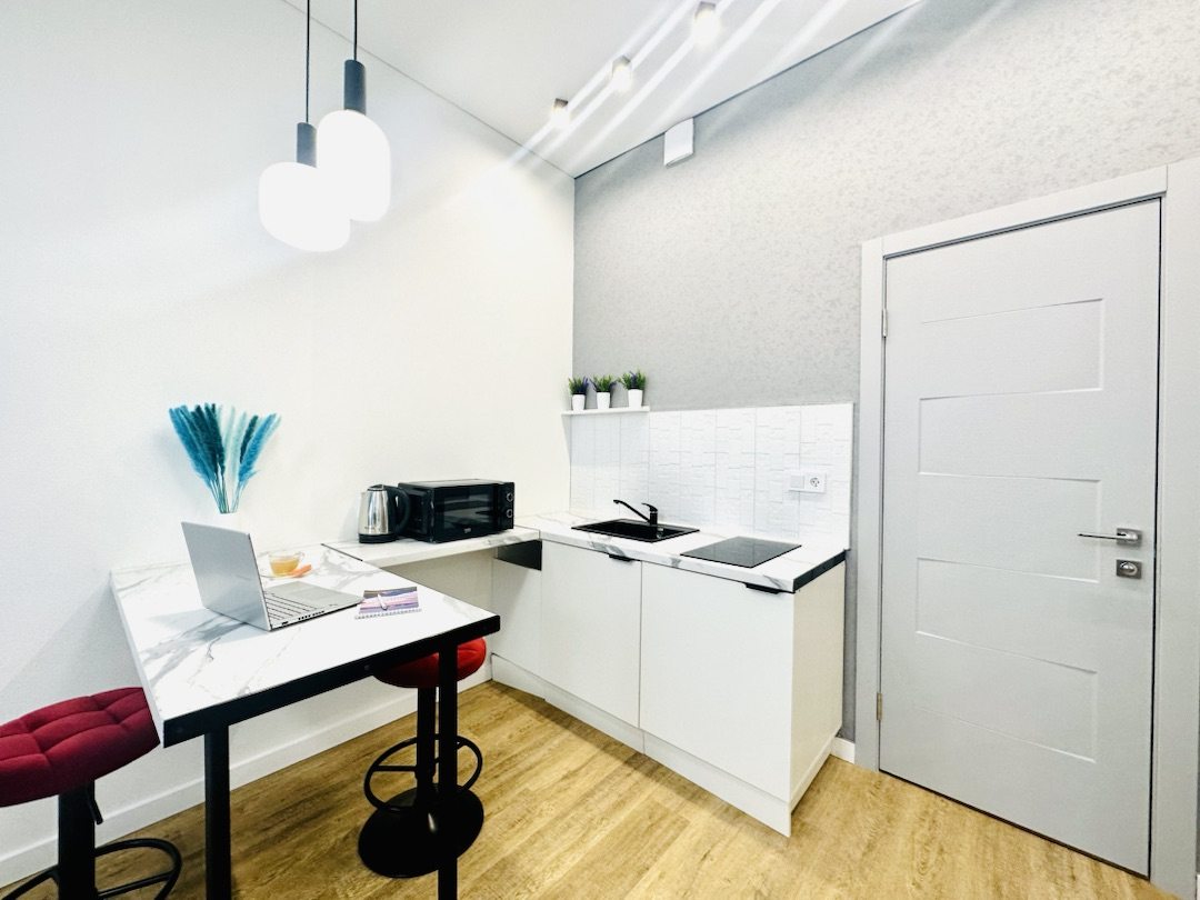 Революционная 39/3, номер 2