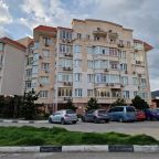 Парковка на прилегающей территории, Апартаменты Просторная гостевая на Туристической