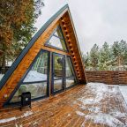 Коттедж (A-frame в сосновом лесу), Коттедж А-фрейм в сосновом лесу