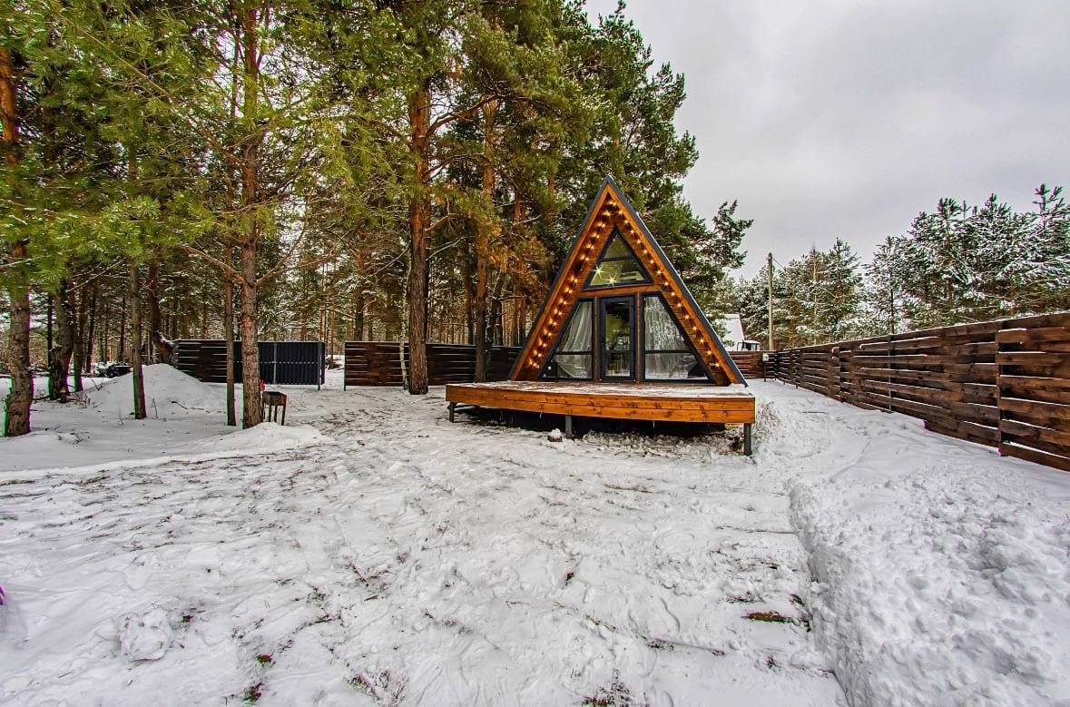 Коттедж (A-frame в сосновом лесу), Коттедж А-фрейм в сосновом лесу