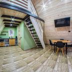 Коттедж (A-frame в сосновом лесу), Коттедж А-фрейм в сосновом лесу