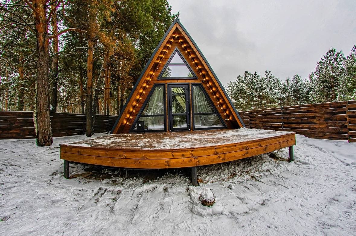 Коттедж (A-frame в сосновом лесу), Коттедж А-фрейм в сосновом лесу