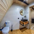 Коттедж (A-frame в сосновом лесу), Коттедж А-фрейм в сосновом лесу