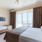 Трехместный (Делюкс с балконом), Гостевой дом Эмилия by Sun City Hotels