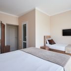 Трехместный (Делюкс с балконом), Гостевой дом Эмилия by Sun City Hotels
