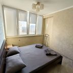 Большая двуспальная кровать с ортопедическим матрасом