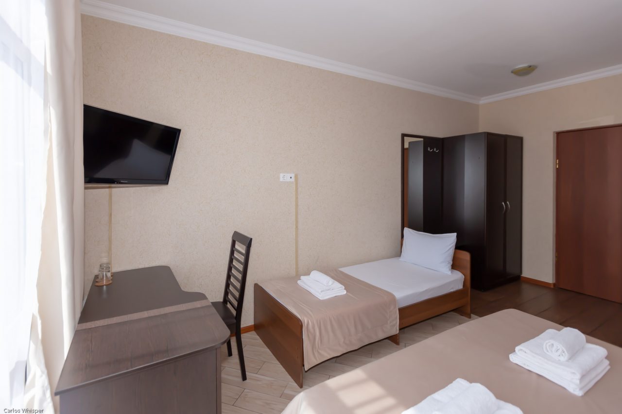 Трёхместный и более (Стандартный с балконом (3)), Гостевой дом Лидер