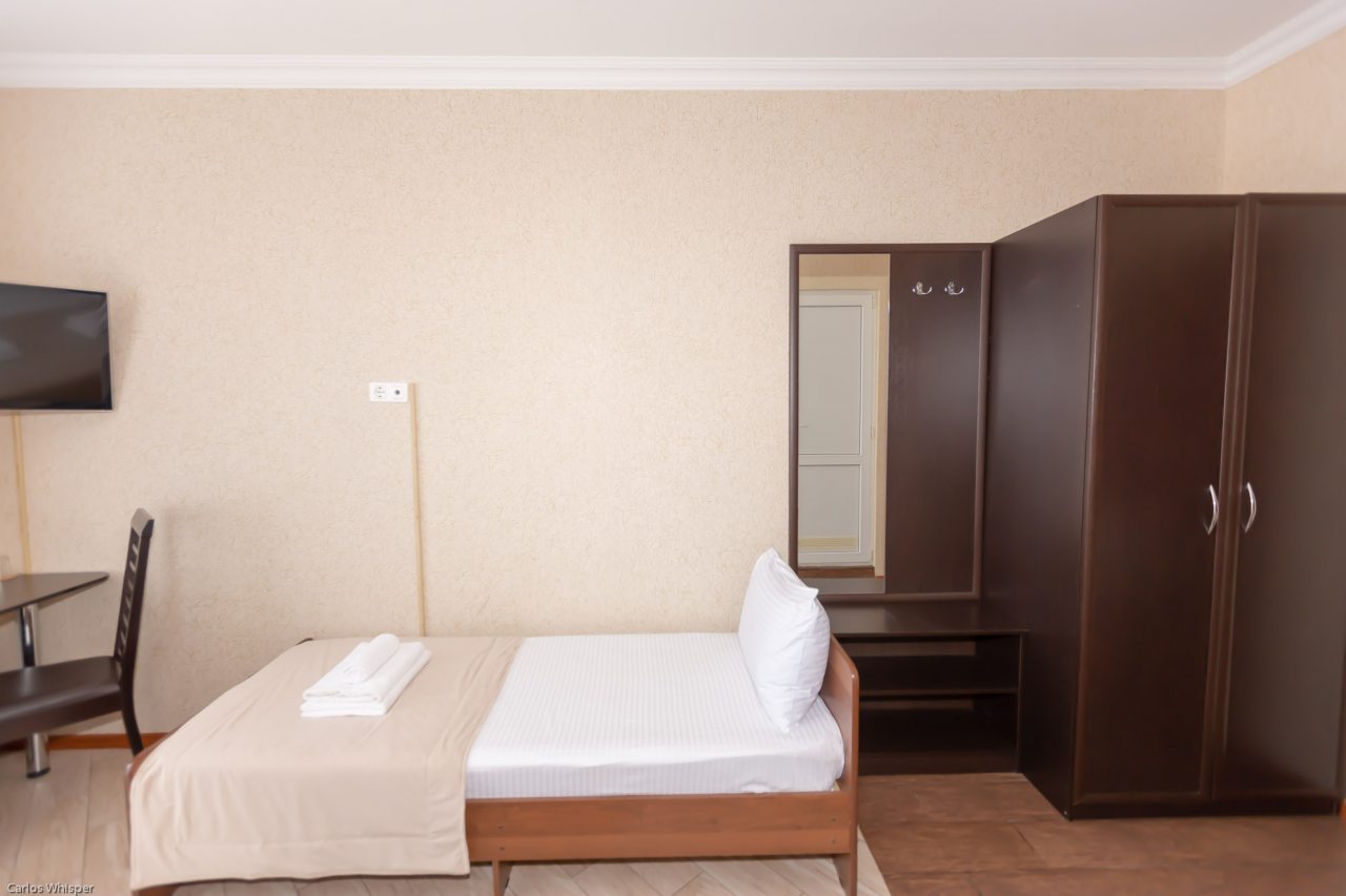 Трёхместный и более (Стандартный с балконом (3)), Гостевой дом Лидер