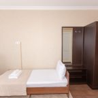 Трёхместный и более (Стандартный с балконом (3)), Гостевой дом Лидер