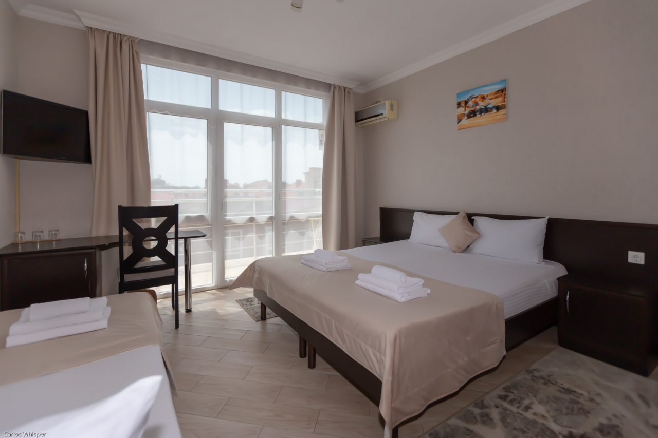 Трёхместный и более (Стандартный с балконом (3)), Гостевой дом Лидер