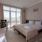 Трёхместный и более (Стандартный с балконом (3)), Гостевой дом Лидер