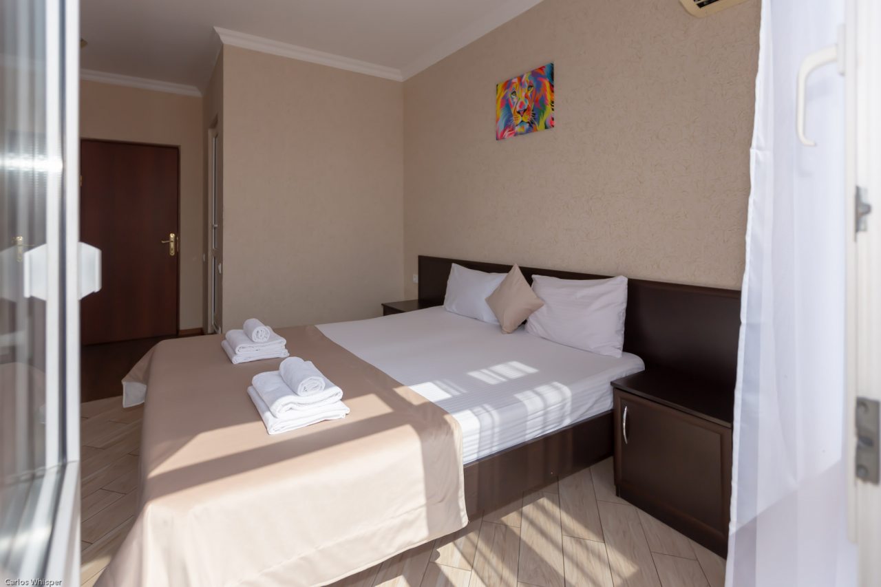 Трёхместный и более (Стандартный с балконом (3)), Гостевой дом Лидер