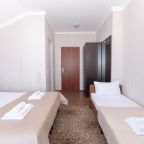 Трёхместный и более (Четырехместный стандарт (4)), Гостевой дом Лидер