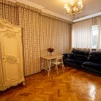 Шестиместный (Трехкомнатная квартира), Апартаменты Трехкомнатная на Большом Конюшковском