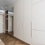 Зона прихожей, шкаф для одежды, кондиционер