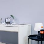 Апартаменты (Silver Lake), Апартаменты LALAPART