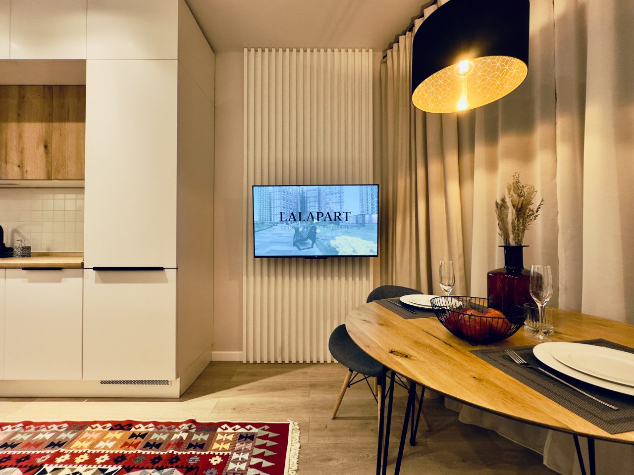 Апартаменты (LALAPART Red Velvet (Красный Бархат)  2к1А), Апартаменты LALAPART
