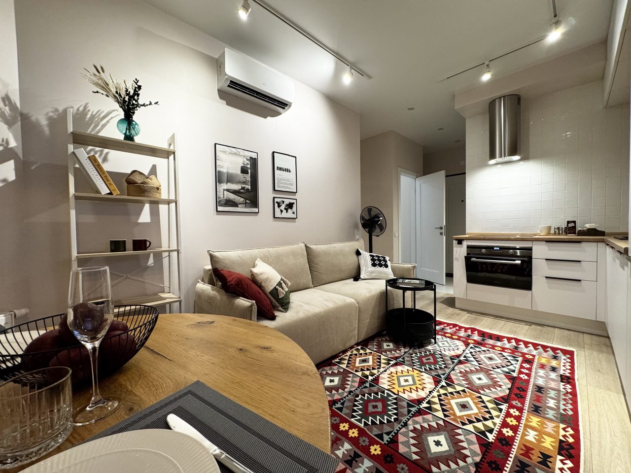 Апартаменты (LALAPART Red Velvet (Красный Бархат)  2к1А), Апартаменты LALAPART