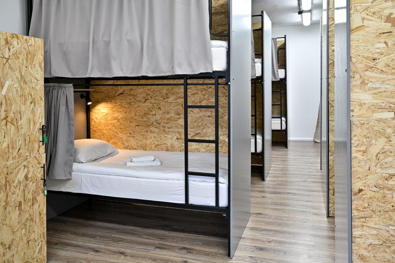 Двенадцатиместный (Кровать в общем номере на 12 кроватей), Номера Хостел 44