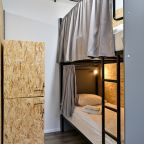 Двенадцатиместный (Кровать в общем  мужском номере на 12 кроватей), Номера Хостел 44