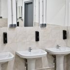 Двенадцатиместный (Кровать в общем  мужском номере на 12 кроватей), Номера Хостел 44