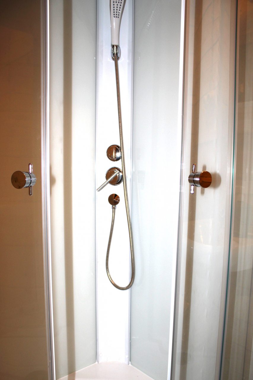 Душевая кабина