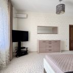 Вилла (Ялтинская Вилла), Коттедж Ялтинская Вилла