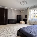 Вилла (Ялтинская Вилла), Коттедж Ялтинская Вилла