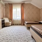 Вилла (Ялтинская Вилла), Коттедж Ялтинская Вилла