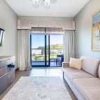 Люкс (Двухкомнатный на 8 этаже с видом на море (кровать+диван)), Видовой апарт-отель жк актер гэлакси