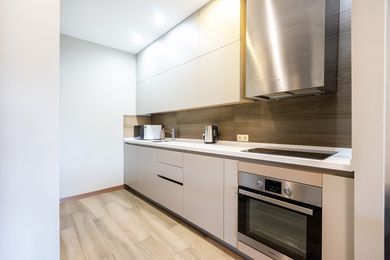 Люкс (Двухкомнатный на 8 этаже с видом на море (кровать+диван)), Видовой апарт-отель жк актер гэлакси