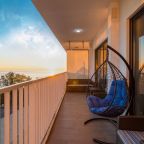 Люкс (Двухкомнатный на 3 этаже вид на море. Кровать+диван 3 м+ кресло), Видовой апарт-отель жк актер гэлакси