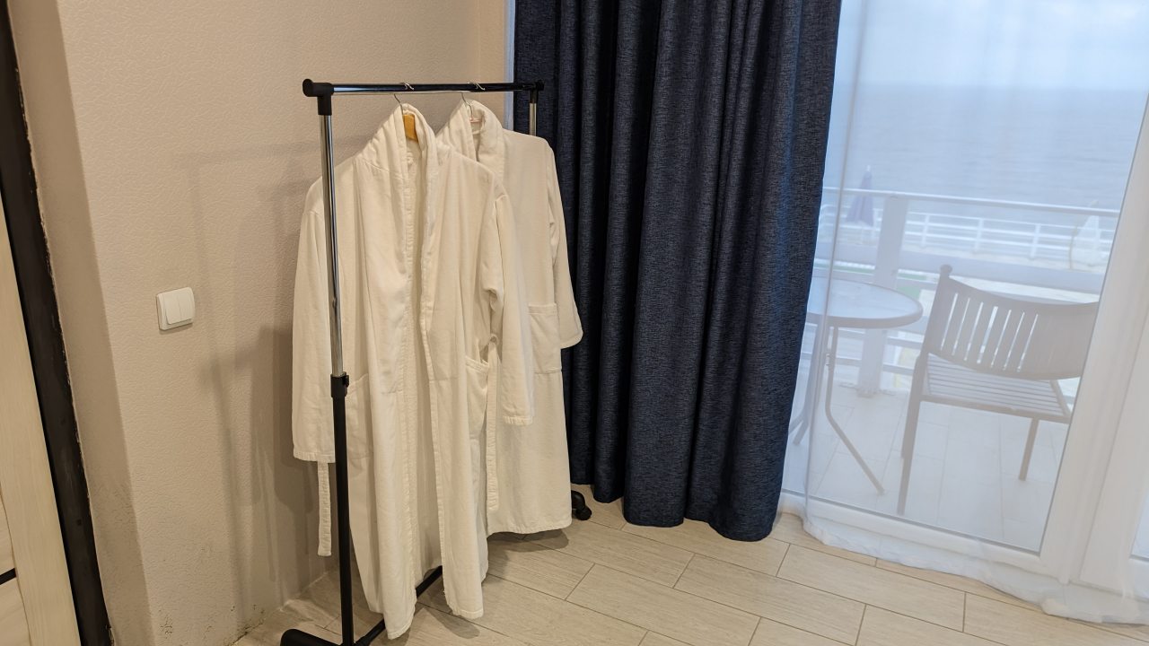 De Luxe (Делюкс), Гостевой дом Маре Инфинити