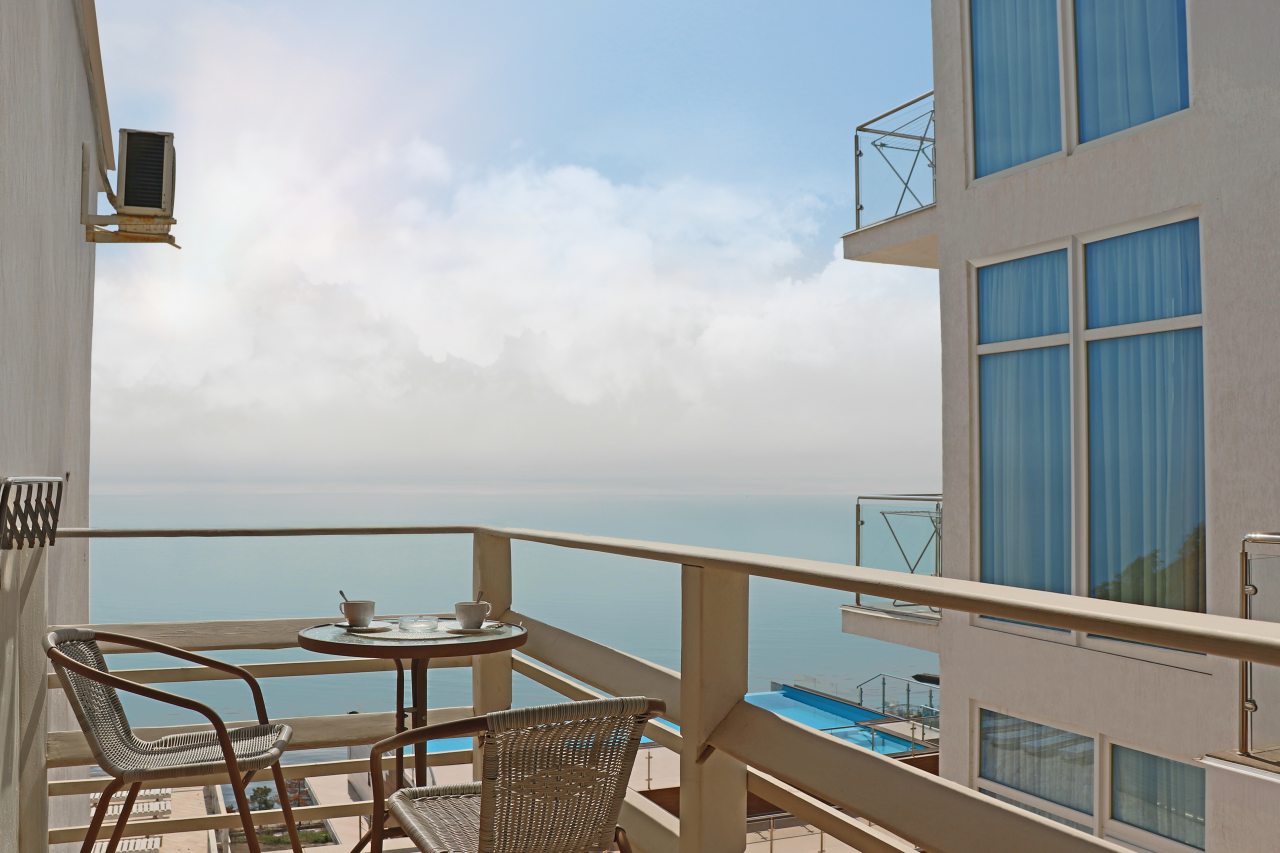 De Luxe (Делюкс), Гостевой дом Маре Инфинити