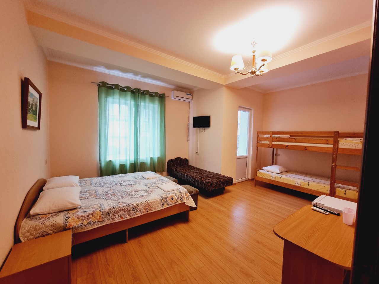 Четырехместный (Номер с балконом), Гостевой дом Малахит