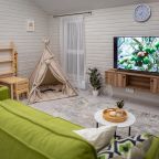 Коттедж (Атмосферный с проектором и игровой приставкой), База отдыха FlatPoint