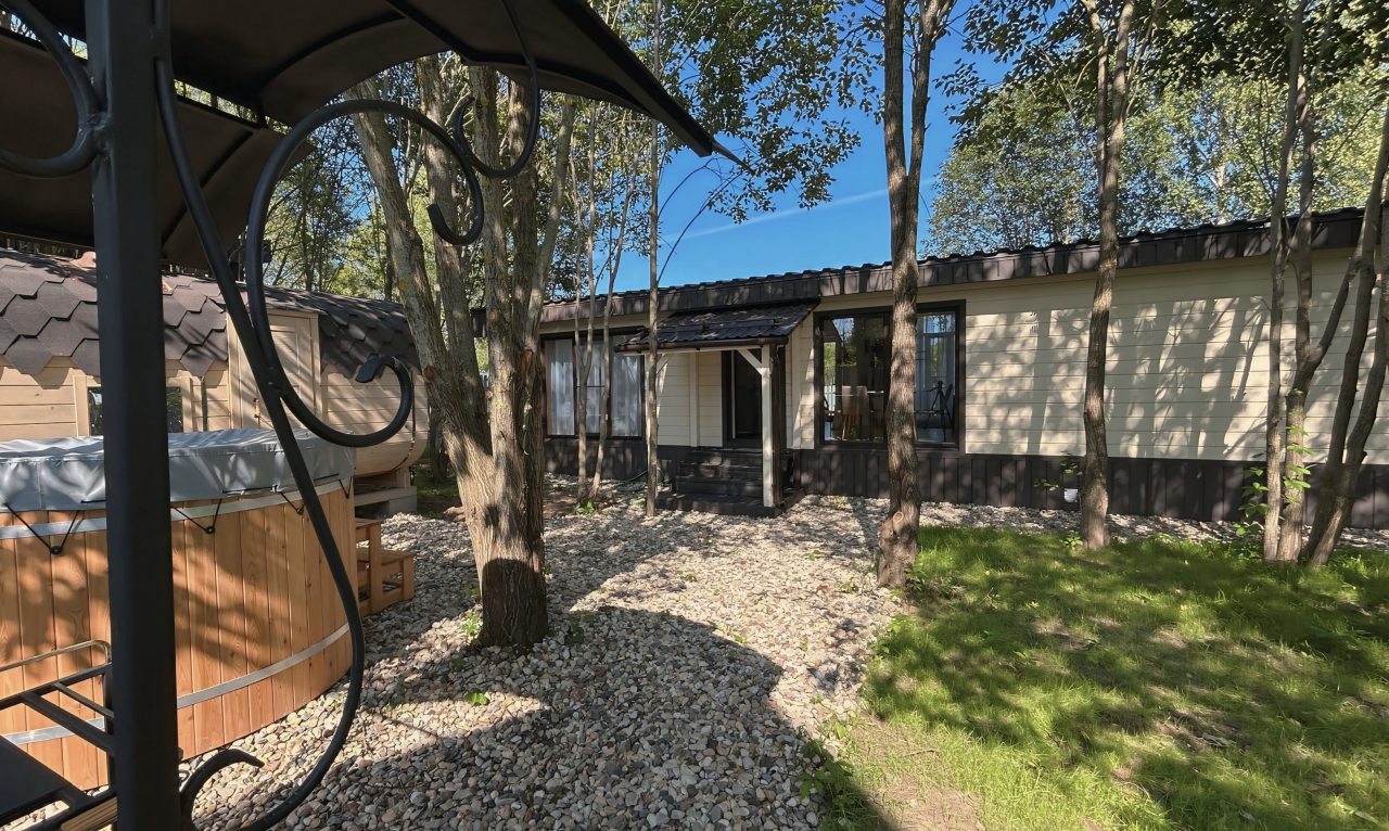 Коттедж (Хвойный), База отдыха FlatPoint