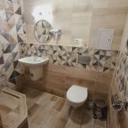 Трехместный (Трехместный с 1 двухспальной и 1 односпальной кроватями), Гостиница Уют