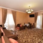 Четырехместный (Люкс двухкомнатный), Отель Жаклин