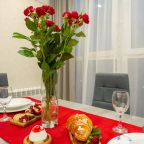 Люкс (АПАРТАМЕНТЫ «АТМОСФЕРА» | ГРАНАТОВЫЙ СЛЕД — ПАНОРАМА НА 22 ЭТАЖЕ), Апартаменты Атмосфера на Хренникова 8