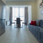 Люкс (АПАРТАМЕНТЫ «АТМОСФЕРА» | ГРАНАТОВЫЙ СЛЕД — ПАНОРАМА НА 22 ЭТАЖЕ), Апартаменты Атмосфера на Хренникова 8