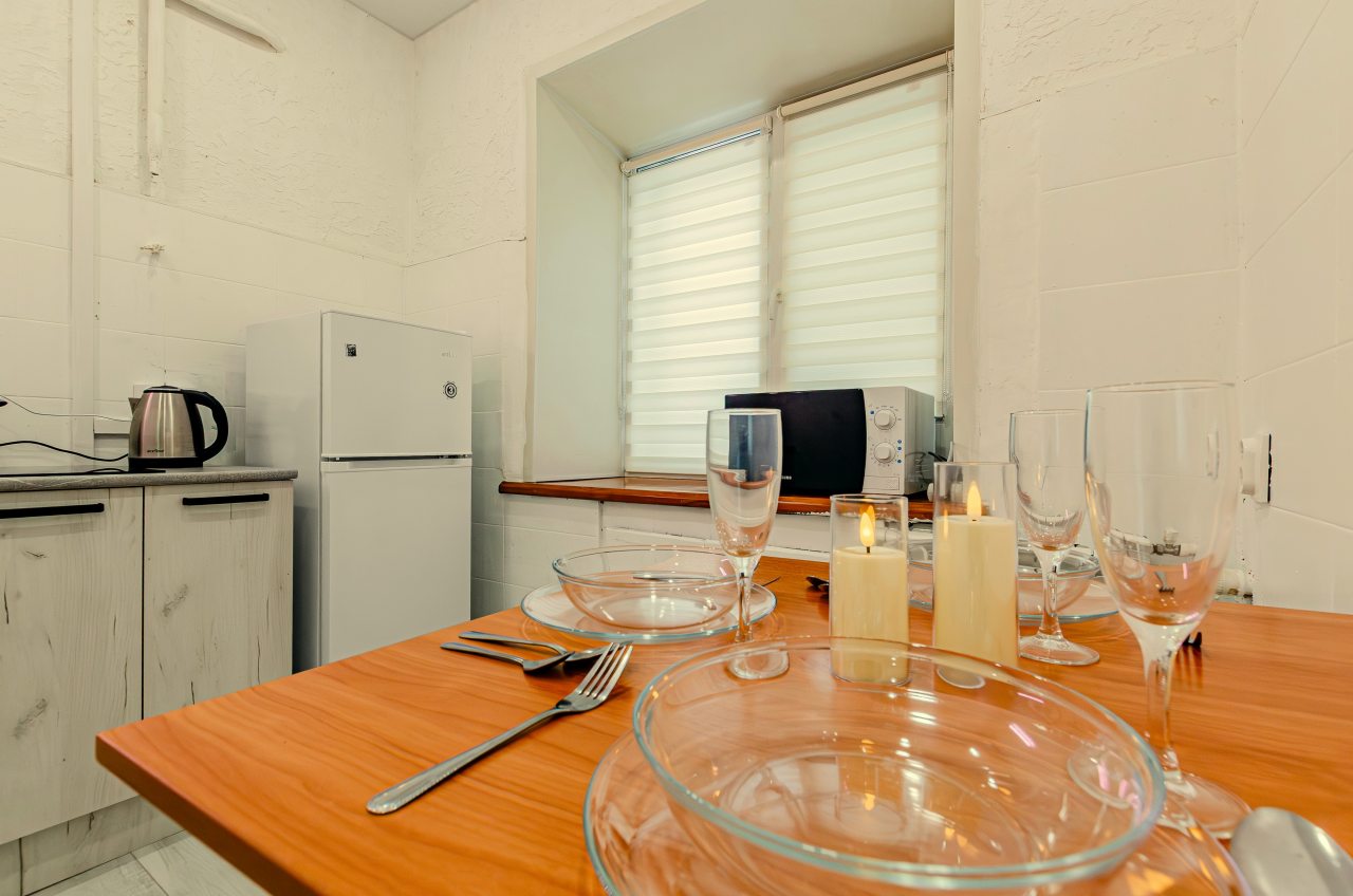 Обеденный стол