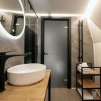 Трёхместный и более (Сфера Дом с котом и не только), Загородный отель Mystic Hills