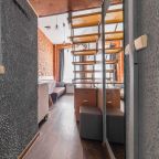 Апартаменты (Трехместная студия 7 с двуспальной кроватью и диваном), Апартаменты Plaum Hotel на Коломенской