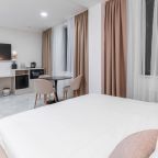 De Luxe (ДЕЛЮКС), Отель GRAND MORE BOUTIQUE HOTEL